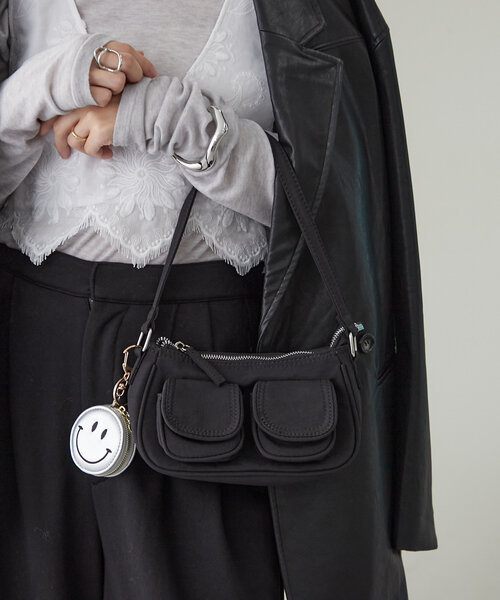 Omekashi（オメカシ）の「スマイルポーチチャーム（ポーチ・レディース・ピンク/シルバー・ONE SIZE）」の5枚目の写真