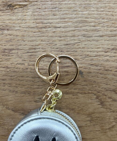 Omekashi（オメカシ）の「スマイルポーチチャーム（ポーチ・レディース・ピンク/シルバー・ONE SIZE）」の6枚目の写真