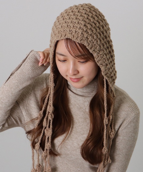 Lace Ladies(レースレディース)の「ソリッドカラー 耳付き フリンジ ニット ワッチ(ニットキャップ/ビーニー・レディース・ベージュ/ブラック/アイボリー・FREE)」の2枚目の写真