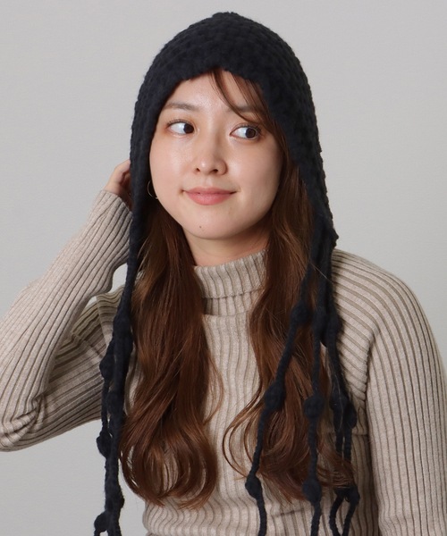 Lace Ladies(レースレディース)の「ソリッドカラー 耳付き フリンジ ニット ワッチ(ニットキャップ/ビーニー・レディース・ベージュ/ブラック/アイボリー・FREE)」の5枚目の写真