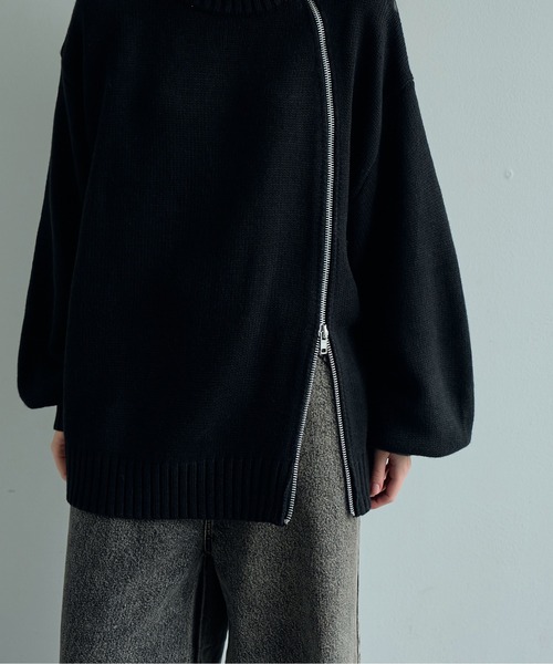ELLUV(エルブ)の「【ELLUV/エルヴ】-2025AW EDIT-カーブラウンドジップギミック ヘビーオーバーサイズニット(ニット/セーター・メンズ・ブルー/ブラック/アイボリー/グレー/ダークオレンジ/ダークブルー・S/M/L)」の14枚目の写真