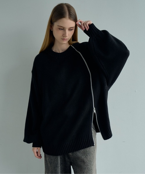 ELLUV(エルブ)の「【ELLUV/エルヴ】-2025AW EDIT-カーブラウンドジップギミック ヘビーオーバーサイズニット(ニット/セーター・メンズ・ブルー/ブラック/アイボリー/グレー/ダークオレンジ/ダークブルー・S/M/L)」の15枚目の写真