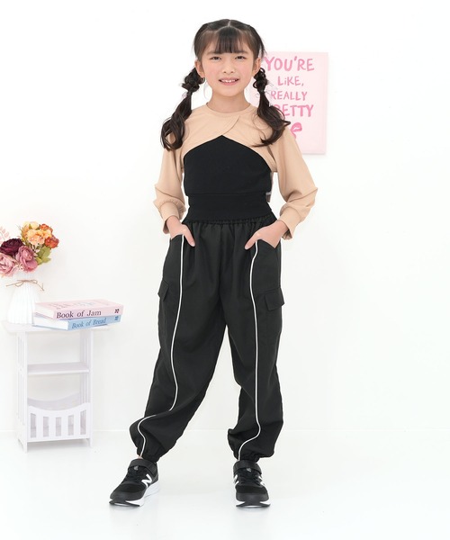 Bee des Bee（ビーデスビー）の「パイピング カーゴパンツ（カーゴパンツ・キッズ・ラベンダー/ブラック/ピンク・100cm/110cm/120cm/130cm/140cm/150cm/160cm）」の6枚目の写真