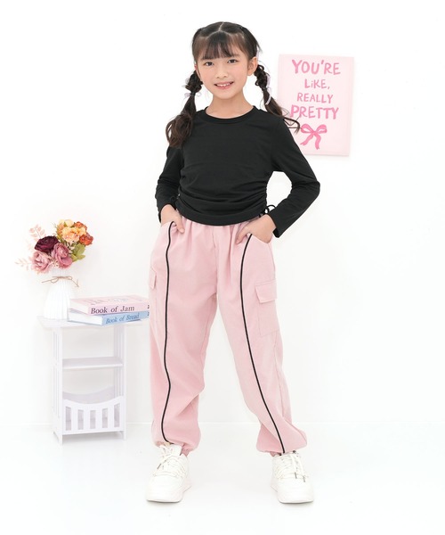 Bee des Bee（ビーデスビー）の「パイピング カーゴパンツ（カーゴパンツ・キッズ・ラベンダー/ブラック/ピンク・100cm/110cm/120cm/130cm/140cm/150cm/160cm）」の16枚目の写真