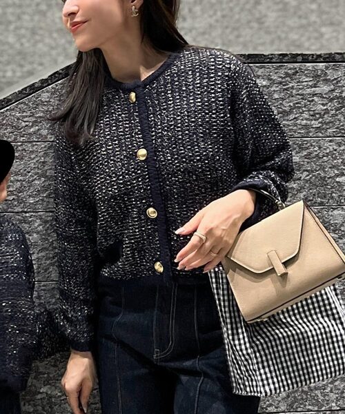 KOBE LETTUCE（コウベレタス）の「[ Yuumiさんコラボ ] ノーカラーラメニットジャケット（ノーカラージャケット・レディース・アイボリー/ブルー/ネイビー・M）」の2枚目の写真