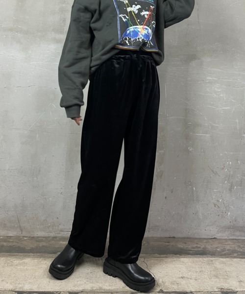 tolene(トレネ)の「ベロア ワイドシルエット イージーパンツ(その他パンツ・レディース・チャコールグレー/ブラック・FREE)」の7枚目の写真