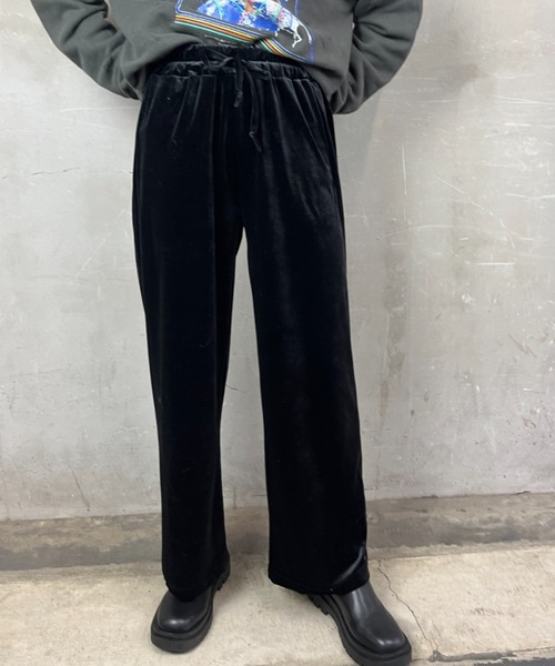 tolene(トレネ)の「ベロア ワイドシルエット イージーパンツ(その他パンツ・レディース・チャコールグレー/ブラック・FREE)」の19枚目の写真
