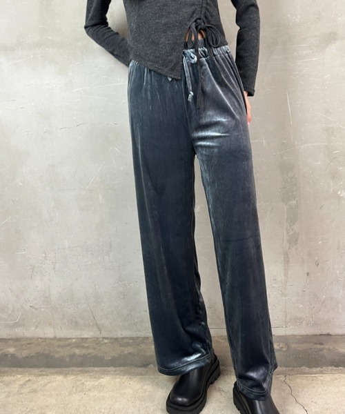 tolene(トレネ)の「ベロア ワイドシルエット イージーパンツ(その他パンツ・レディース・チャコールグレー/ブラック・FREE)」の15枚目の写真