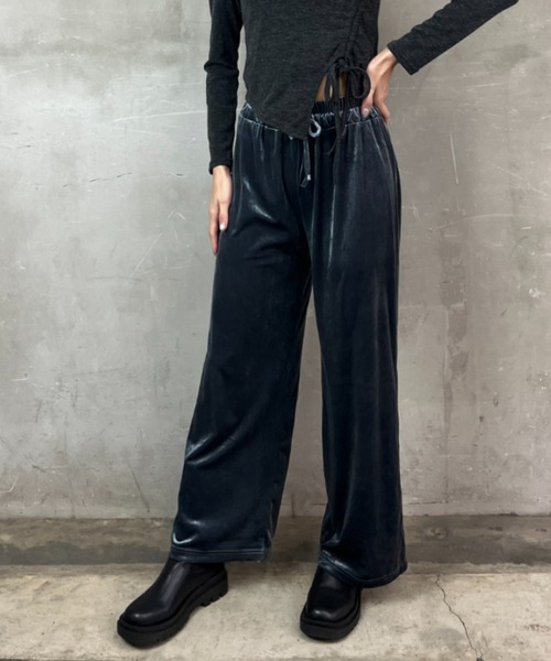 tolene(トレネ)の「ベロア ワイドシルエット イージーパンツ(その他パンツ・レディース・チャコールグレー/ブラック・FREE)」の12枚目の写真
