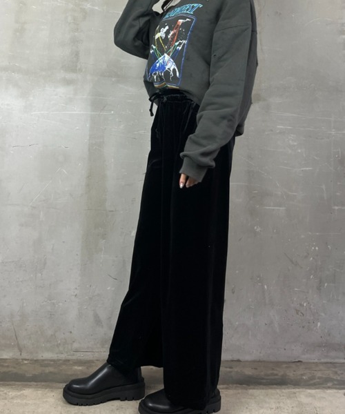 tolene(トレネ)の「ベロア ワイドシルエット イージーパンツ(その他パンツ・レディース・チャコールグレー/ブラック・FREE)」の20枚目の写真