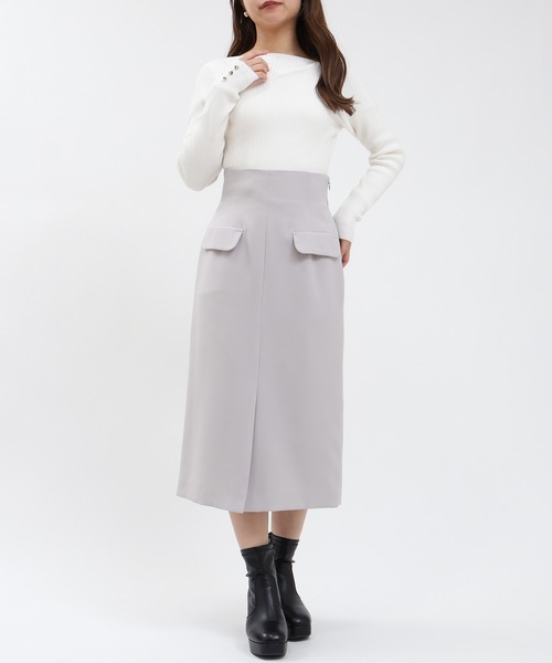 TRUDEA(トルディア)の「アシメドレープパール付きニット(ニット/セーター・レディース・ブラック/ホワイト/チャコールグレー/ピンクベージュ・MEDIUM/LARGE)」の5枚目の写真