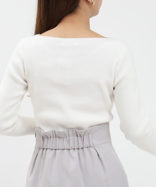 TRUDEA(トルディア)の「アシメドレープパール付きニット(ニット/セーター・レディース・ブラック/ホワイト/チャコールグレー/ピンクベージュ・MEDIUM/LARGE)」の8枚目の写真
