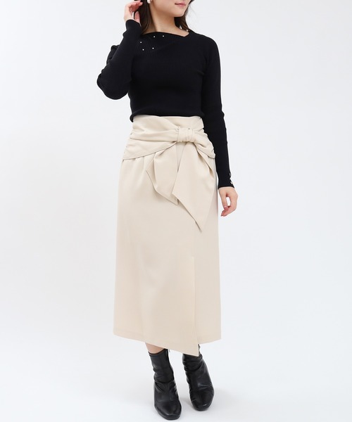 TRUDEA(トルディア)の「アシメドレープパール付きニット(ニット/セーター・レディース・ブラック/ホワイト/チャコールグレー/ピンクベージュ・MEDIUM/LARGE)」の20枚目の写真