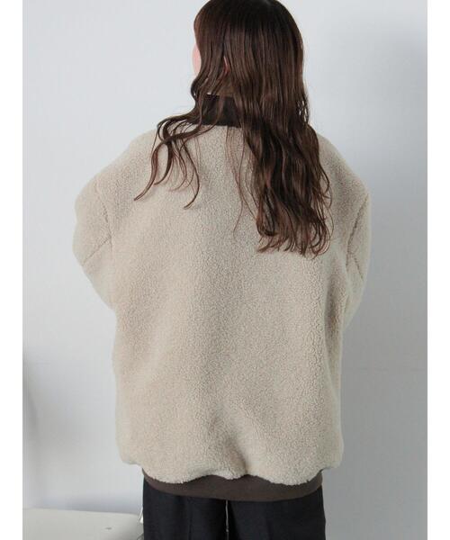 ehka sopo（エヘカソポ）の「エコレザーボアリバーシブルジャケット（ブルゾン・レディース・ブラック/モカ/ブラウン・F）」の13枚目の写真