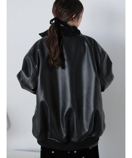 ehka sopo（エヘカソポ）の「エコレザーボアリバーシブルジャケット（ブルゾン・レディース・ブラック/モカ/ブラウン・F）」の22枚目の写真