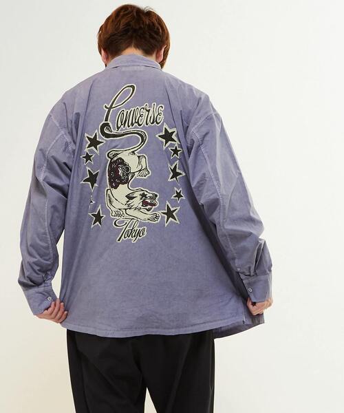 CONVERSE TOKYO（コンバーストウキョウ）の「PIGMENT DYE BACK TIGER PRINT SHIRT（シャツ/ブラウス・レディース・ブルー/パープル/ベージュ・SMALL/MEDIUM）」の4枚目の写真