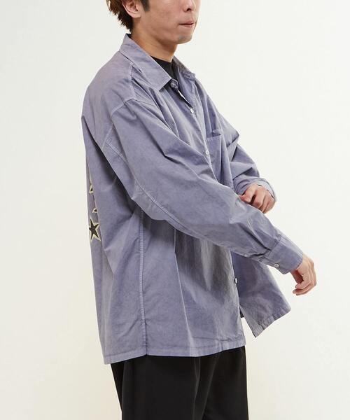 CONVERSE TOKYO（コンバーストウキョウ）の「PIGMENT DYE BACK TIGER PRINT SHIRT（シャツ/ブラウス・レディース・ブルー/パープル/ベージュ・SMALL/MEDIUM）」の6枚目の写真