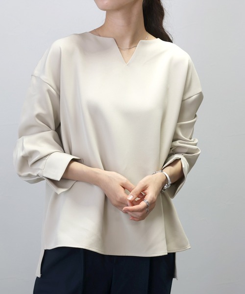 Aletta vita(アレッタビータ)の「ジョーゼット袖スリットキーネックブラウス(Tシャツ/カットソー・レディース・ブラック/ベージュ/ミント・FREE)」の3枚目の写真