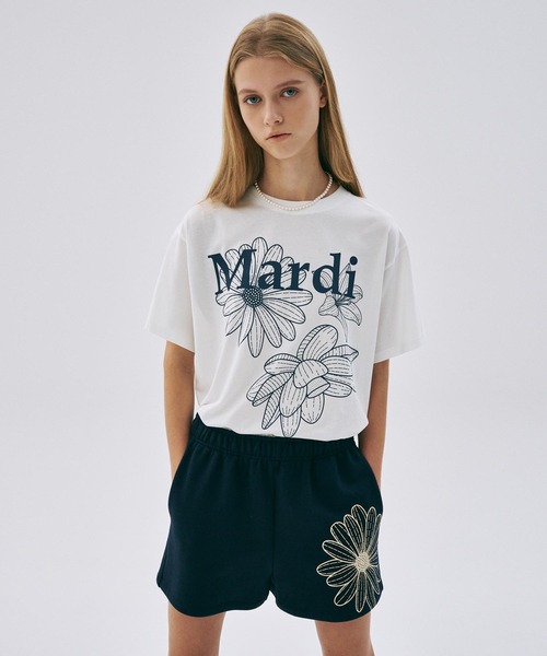Mardi Mercredi（マルディメクルディ）の「TSHIRT TRIPLE FLOWER（Tシャツ/カットソー・レディース・アイボリー/ホワイト/ベージュ系その他/ホワイト系その他/オートミール/ブラック/ネイビー/ブラック×ピンク/ブラック系その他・FREE）」の18枚目の写真