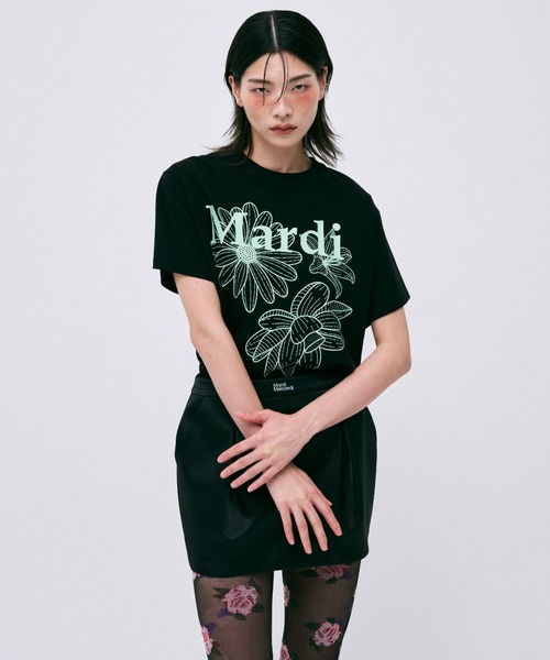 Mardi Mercredi（マルディメクルディ）の「TSHIRT TRIPLE FLOWER / Tシャツ トリプル フラワー（Tシャツ/カットソー・レディース・アイボリー/ホワイト/ベージュ系その他/ホワイト系その他/オートミール/ブラック/ネイビー/ブラック×ピンク/ブラック系その他・FREE）」の19枚目の写真