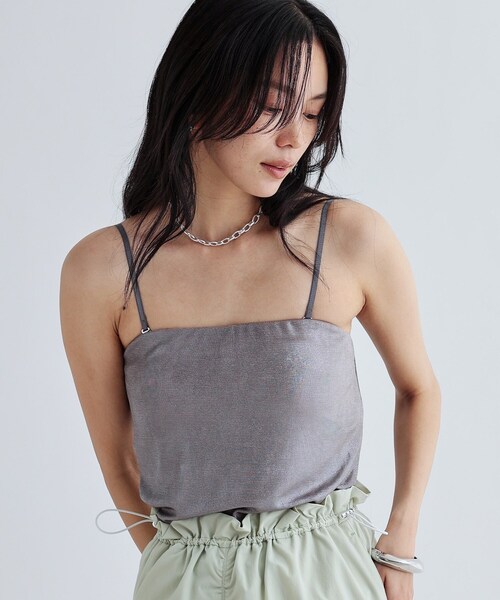 GALLEST（ギャレスト）の「シャイニーベアトップ（カップ付き）（チューブトップ・レディース・ゴールド/ライトグリーン/シルバー系その他/シルバー・38）」の17枚目の写真