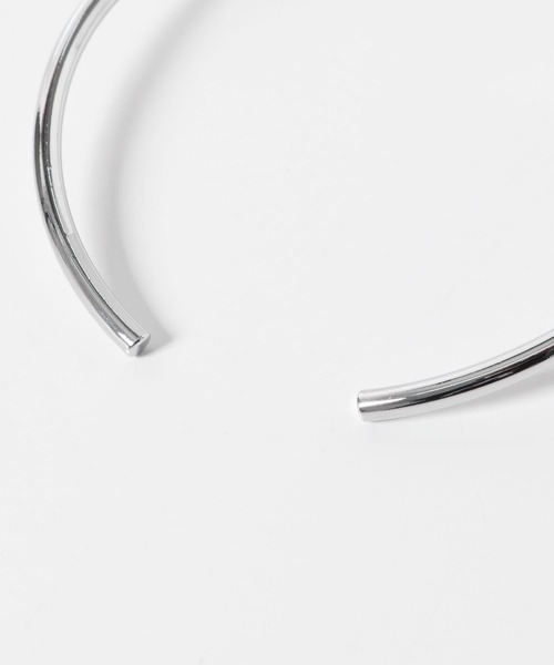 SMELLY（スメリー）の「ラウンドフォルムネックカフ（ネックレス・レディース・シルバー・-）」の9枚目の写真