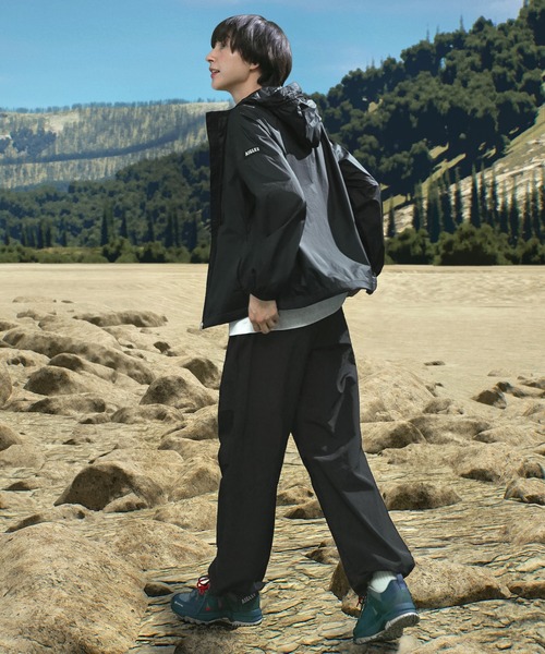 AIGLE（エーグル）の「撥水 ワンポイント刺繍ロゴ コンパクトジャケット（ナイロンジャケット・レディース・ブラック/グリーン/ホワイト・38/36/34/40）」の21枚目の写真