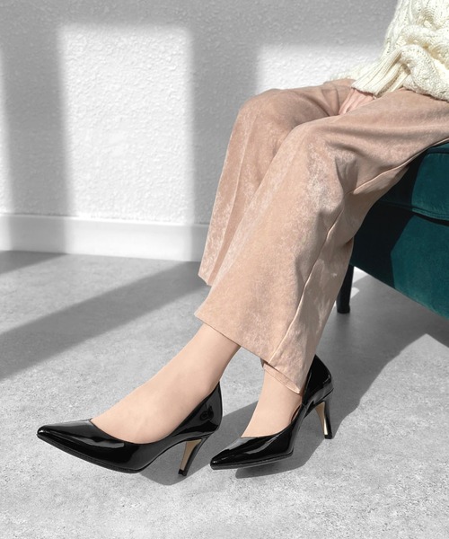 MAMIAN（マミアン）の「iCoN COLORS / ポインテッドトゥ パンプス (7.0cmヒール)（パンプス・レディース・シルバー/グレイッシュベージュ/ブラック/ブラック系その他/ベージュ系その他・25.0cm/24.5cm/24.0cm/23.5cm/23.0cm/22.5cm/22.0cm/21.5cm）」の2枚目の写真