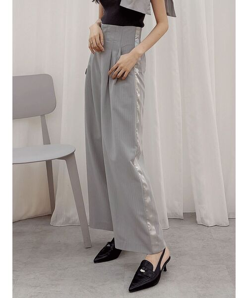 MERCURYDUO（マーキュリーデュオ）の「ピンストライプコルセットタックパンツ（その他パンツ・レディース・ライトグレー/チャコールグレー・SMALL/MEDIUM）」の2枚目の写真