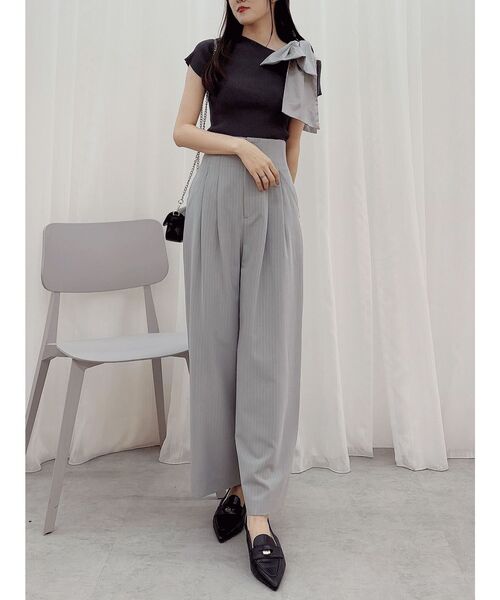 MERCURYDUO（マーキュリーデュオ）の「ピンストライプコルセットタックパンツ（その他パンツ・レディース・ライトグレー/チャコールグレー・SMALL/MEDIUM）」の3枚目の写真