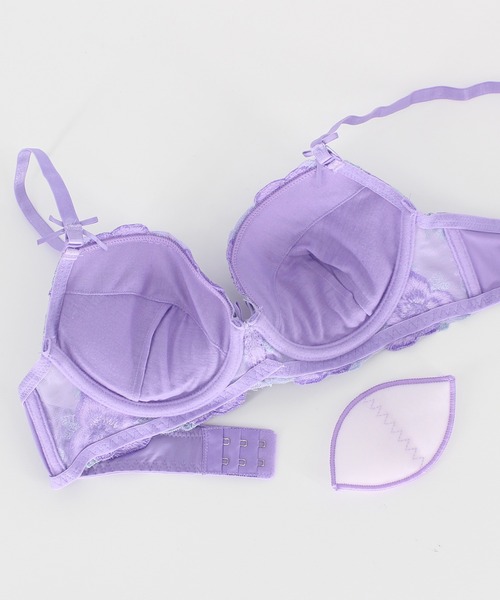 Absorle（アブソール）の「大花刺繍レース　ブラ&ショーツ&Tバック3点セット（ブラ&ショーツ・レディース・ホワイト/イエロー/パープル・B65/B70/B75/C65/C70/C75/D65/D70/D75/E65/E70/E75/F65/F70/F75）」の8枚目の写真