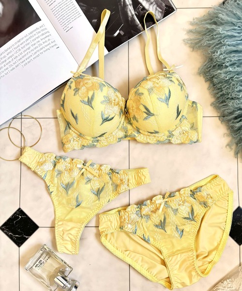 Absorle（アブソール）の「大花刺繍レース　ブラ&ショーツ&Tバック3点セット（ブラ&ショーツ・レディース・ホワイト/イエロー/パープル・B65/B70/B75/C65/C70/C75/D65/D70/D75/E65/E70/E75/F65/F70/F75）」の13枚目の写真