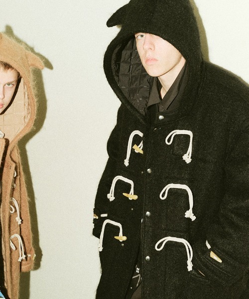 DISCOVERED（ディスカバード）の「mj10643-DEVILS EAR HOODIE SHAGGY DUFFLE COAT ダッフルコート（ダッフルコート・メンズ・ベージュ/ブラック・1/3）」の3枚目の写真