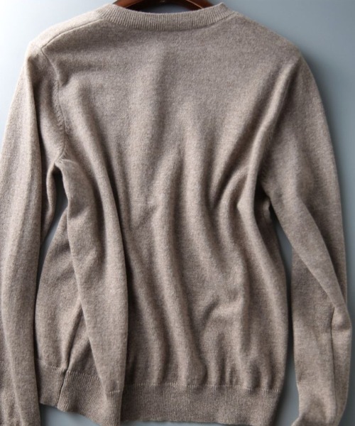 Forcement(フォースメント)の「【もちもち高見え】上品&柔らか着心地。金ボタンUネック大人ニットUVカットカーデ。夏服(カーディガン/ボレロ・レディース・コーラルピンク/レッド/グレー/ベージュ/ブラック・ONESIZE)」の13枚目の写真