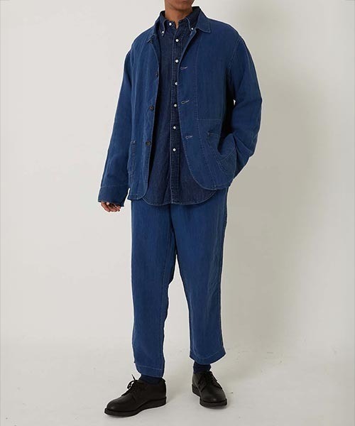 BLUE BLUE（ブルーブルー）の「インディゴ ハイカウントリネンキャンバス ウォーンアウト 2ポケット カバーオール（カバーオール・メンズ・インディゴブルー・SMALL/MEDIUM/LARGE/X-LARGE）」の2枚目の写真