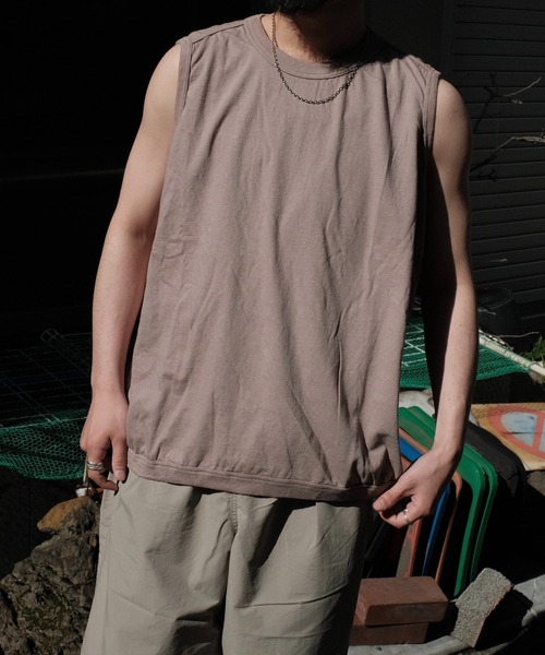 O project(オープロジェクト)の「O PROJECT オープロジェクト / SLEEVELESS TEE(Tシャツ/カットソー・メンズ・モカ/チャコールグレー・MEDIUM)」の2枚目の写真