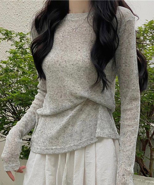 Girly Doll(ガーリードール)の「シアーロングスリーブカットソー(Tシャツ/カットソー・レディース・ホワイト/ブラック/ベージュ/パープル/グレー/ライトグリーン/ピンク/ブルー/モカ/ピンクベージュ・F)」の3枚目の写真