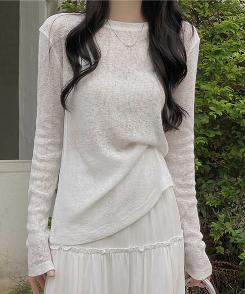 Girly Doll(ガーリードール)の「シアーロングスリーブカットソー(Tシャツ/カットソー・レディース・ホワイト/ブラック/ベージュ/パープル/グレー/ライトグリーン/ピンク/ブルー/モカ/ピンクベージュ・F)」の1枚目の写真