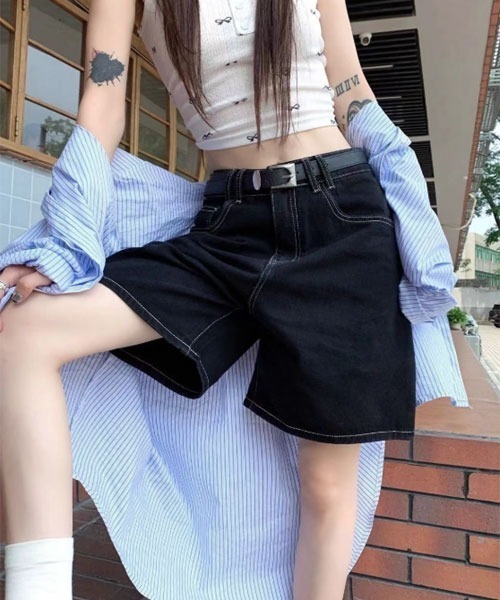 Mayree(メイリー)の「【Mayree】ステッチカラー ハーフ丈 バギー デニム パンツ(デニムパンツ・レディース・ブラック・SMALL/MEDIUM/LARGE)」の1枚目の写真