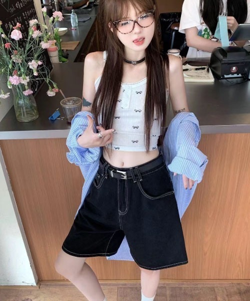 Mayree(メイリー)の「【Mayree】ステッチカラー ハーフ丈 バギー デニム パンツ(デニムパンツ・レディース・ブラック・SMALL/MEDIUM/LARGE)」の3枚目の写真