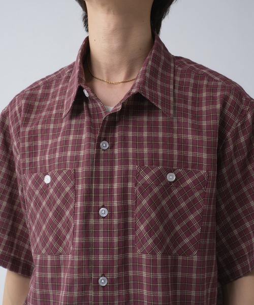Adoon plain（アドーンプレーン）の「Seersucker Check Shirt / シアサッカーレギュラーチェックシャツ（シャツ/ブラウス・メンズ・ボルドー/ベージュ・LARGE/MEDIUM）」の22枚目の写真