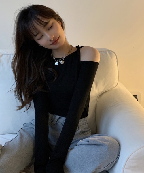 VIBGYOR（ヴィブジョー）の「【EIZZ/アイズ】アシンメトリー ワンショルダー ロングスリーブ トップス（Tシャツ/カットソー・レディース・グレー/ブラック・FREE）」の2枚目の写真