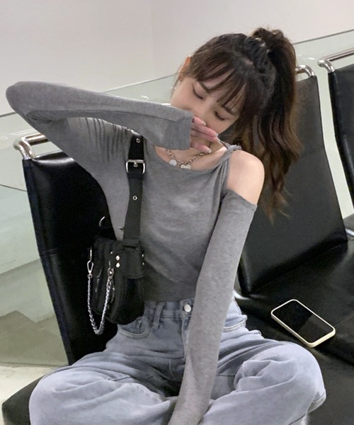 VIBGYOR（ヴィブジョー）の「【EIZZ/アイズ】アシンメトリー ワンショルダー ロングスリーブ トップス（Tシャツ/カットソー・レディース・グレー/ブラック・FREE）」の5枚目の写真