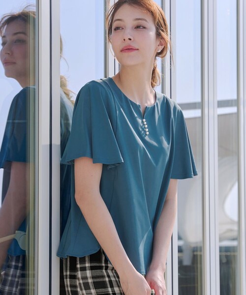 Tiaclasse(ティアクラッセ)の「ブラウス見えフレアスリーブカットソー(Tシャツ/カットソー・レディース・ラベンダー/ブラック/ターコイズブルー/オフホワイト・L/M)」の3枚目の写真