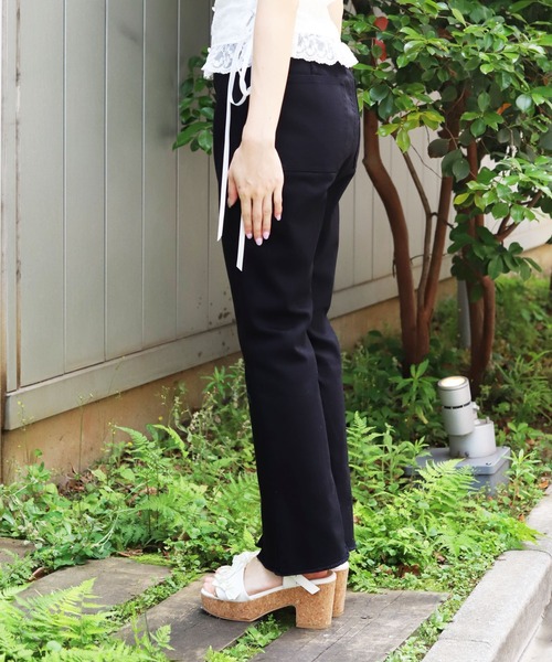 axes femme（アクシーズファム）の「裾スリットフレアデニムパンツ（デニムパンツ・レディース・ネイビー/ブラック・マルチサイズ）」の3枚目の写真