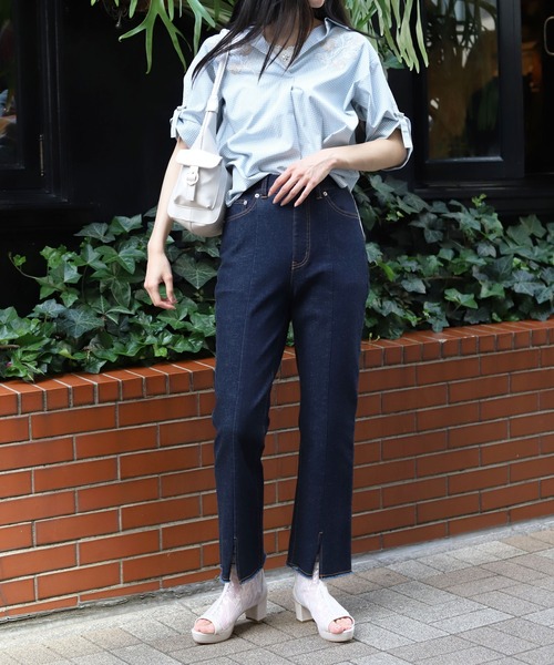 axes femme（アクシーズファム）の「裾スリットフレアデニムパンツ（デニムパンツ・レディース・ネイビー/ブラック・マルチサイズ）」の19枚目の写真