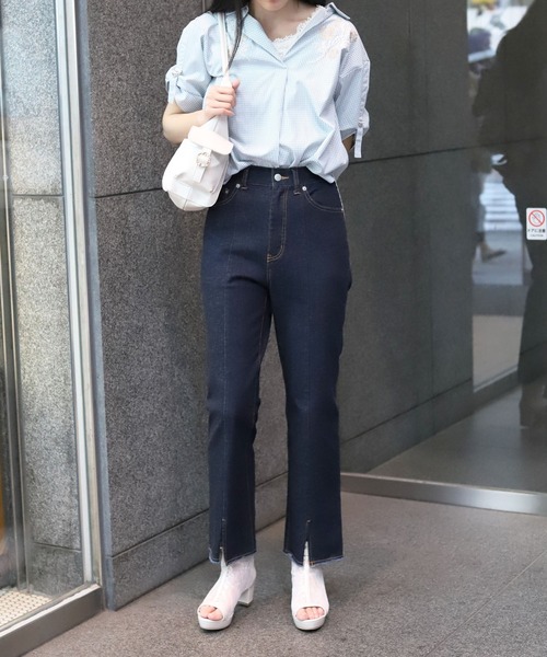 axes femme（アクシーズファム）の「裾スリットフレアデニムパンツ（デニムパンツ・レディース・ネイビー/ブラック・マルチサイズ）」の21枚目の写真