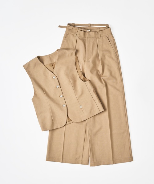 MUHET（ミュエータ）の「【set up可能】straight pants with belt / ベルト付きスラックスパンツ（スラックス・レディース・ベージュ/ブラック・SMALL/LARGE/MEDIUM）」の17枚目の写真