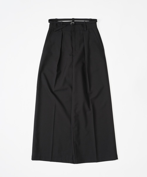 MUHET（ミュエータ）の「【set up可能】straight pants with belt / ベルト付きスラックスパンツ（スラックス・レディース・ベージュ/ブラック・SMALL/LARGE/MEDIUM）」の3枚目の写真