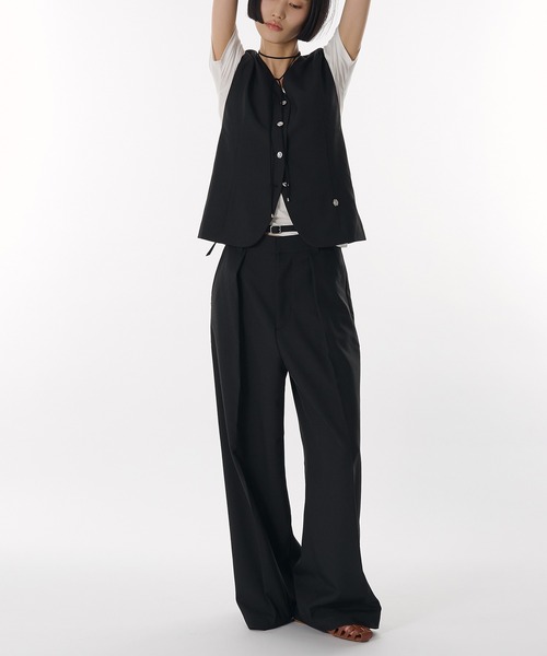 MUHET（ミュエータ）の「【set up可能】straight pants with belt / ベルト付きスラックスパンツ（スラックス・レディース・ベージュ/ブラック・SMALL/LARGE/MEDIUM）」の11枚目の写真